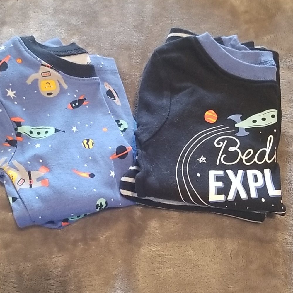 Carter's 2-piece pajama bundle (2 sets)
